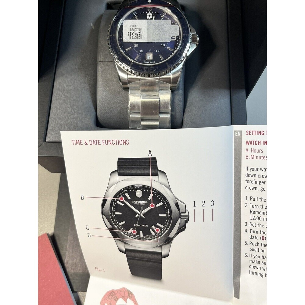 BLUE BLOODS Swiss Army Victorinox Maverick Watch (Official Cast & Crew Swag) - Picture 6 of 8